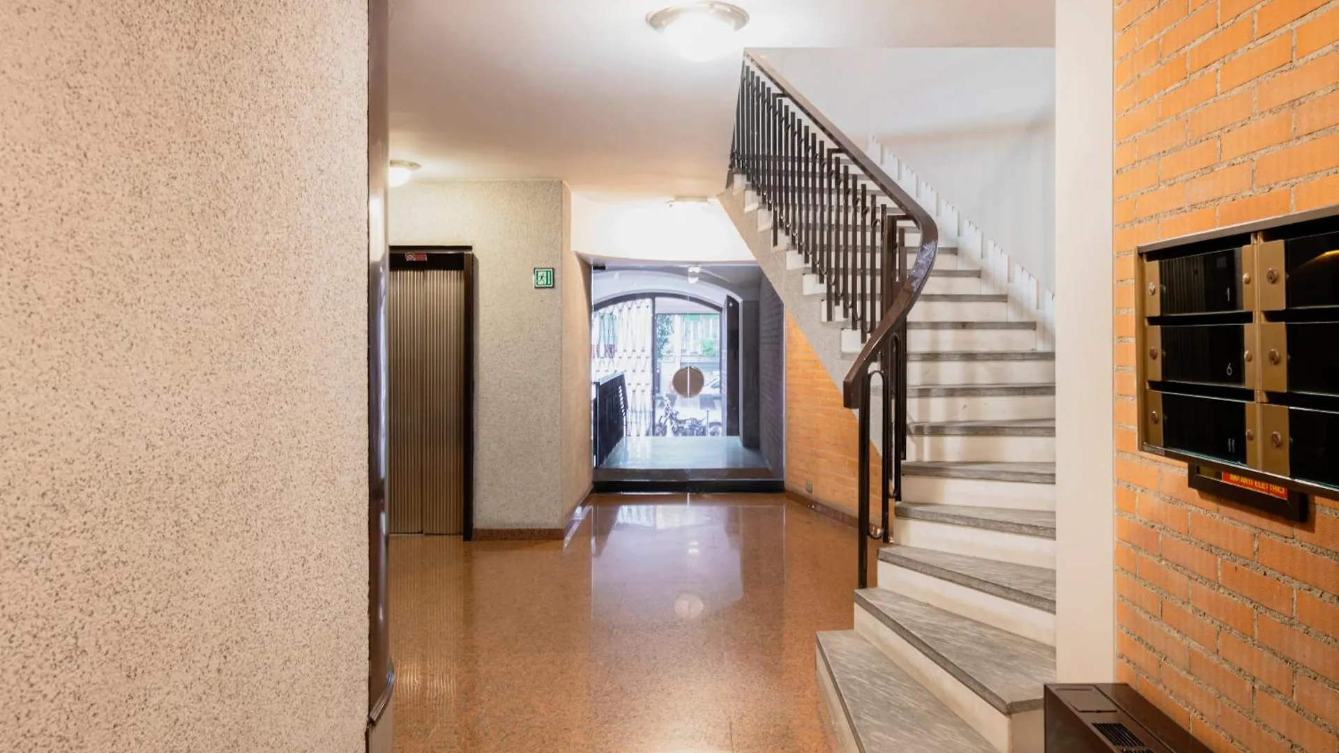 Apartment Relstay - Borgonuovo Milan Italy